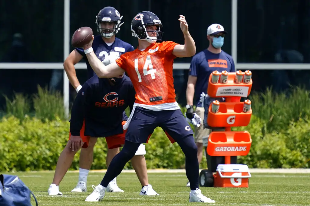 Next Gen Stats on X: Rookie QB Justin Fields has brought a willingness to  push the ball deep to the Bears offense that was lacking under Andy Dalton  (0 deep passes on