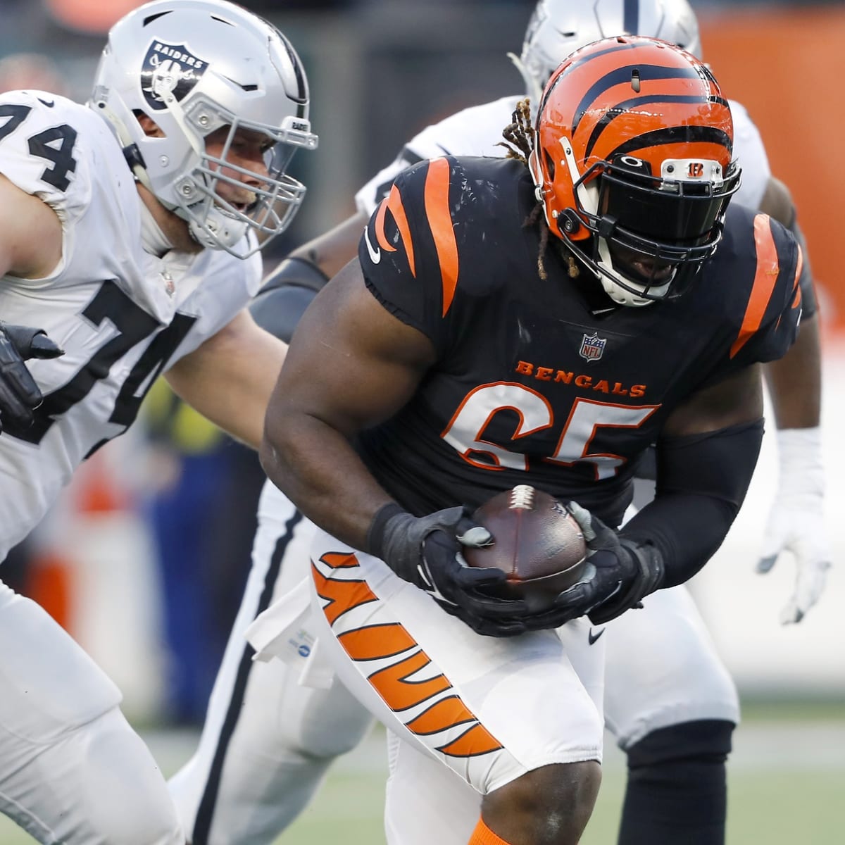 Larry Ogunjobi going from Cleveland Browns to Cincinnati Bengals