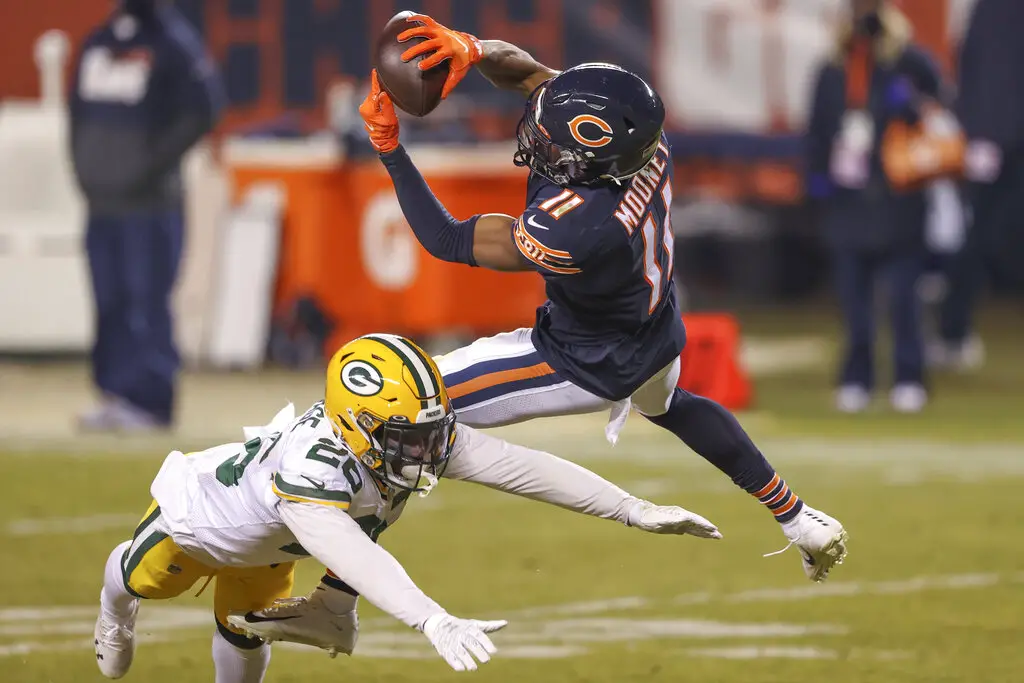 Rodgers Throws 4 TD Passes, Packers Defeat Bears 45-30