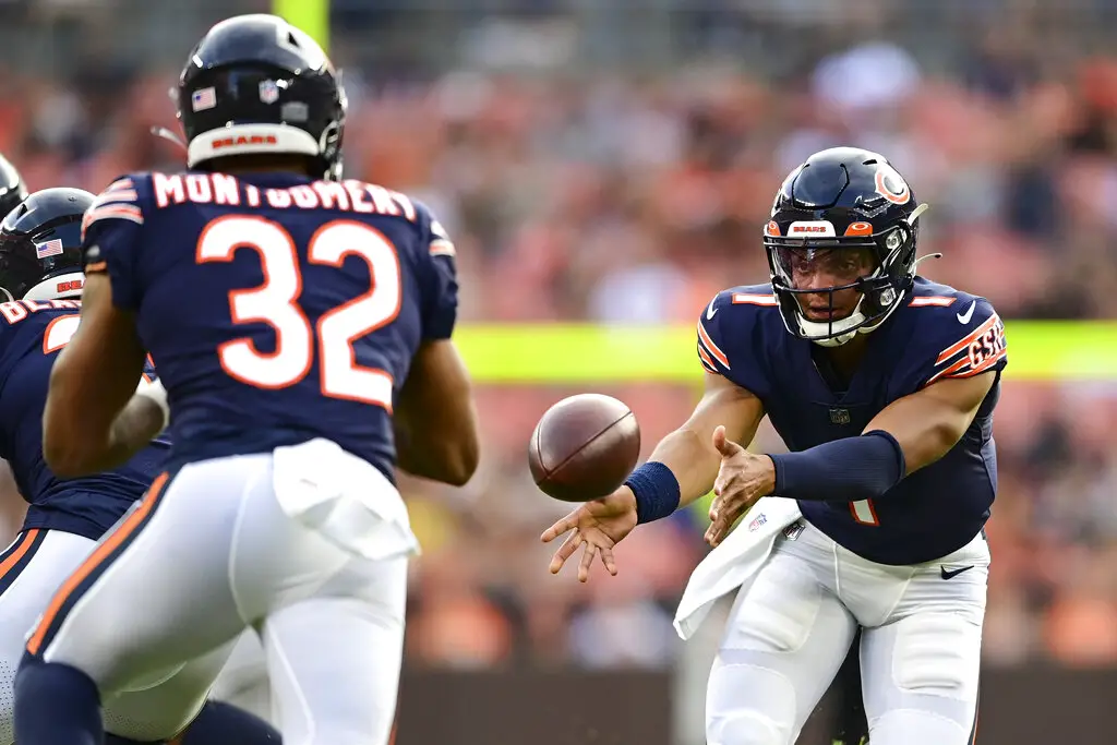 Chicago Bears tight end James O'Shaughnessy (80) during an NFL Preseason  football game against the