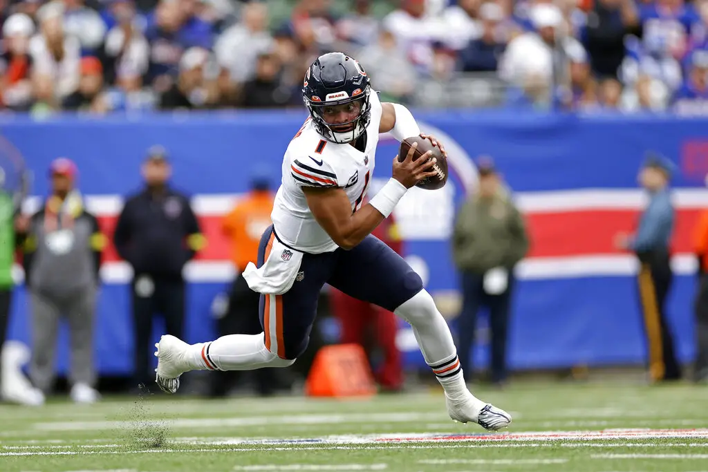 Should The Chicago Bears Trade Justin Fields For Lamar Jackson 