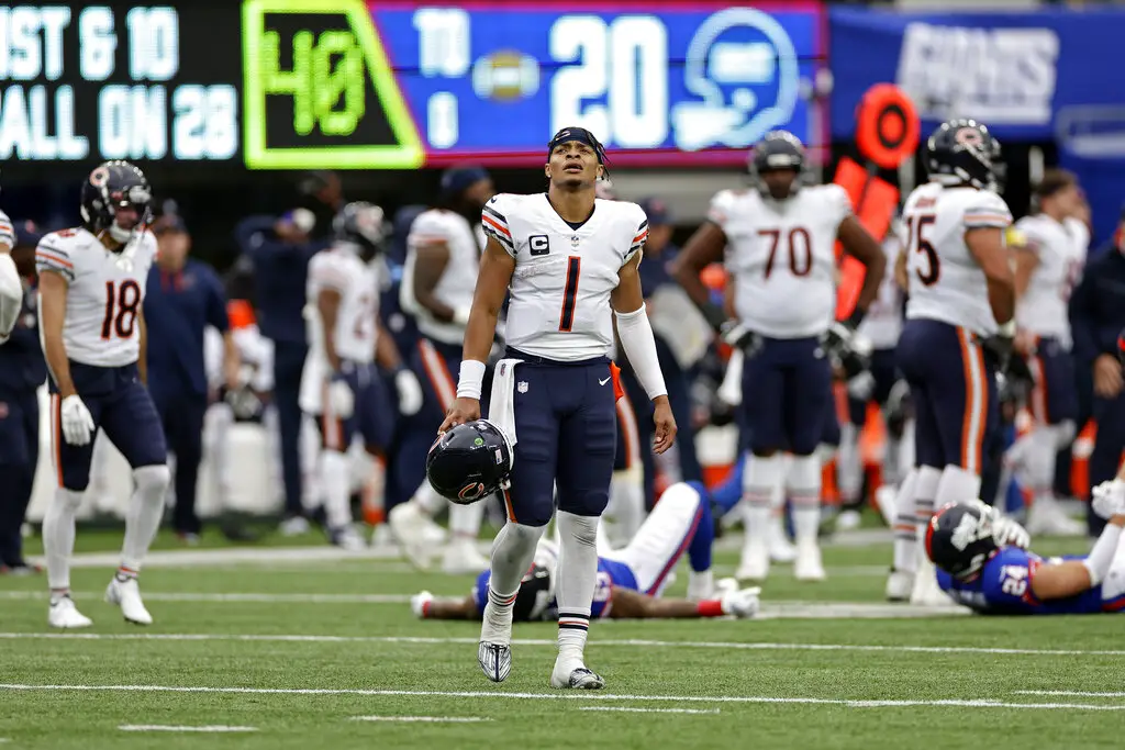 Who should trade up with Bears to secure their QB: Houston Texans,  Indianapolis Colts or the field?