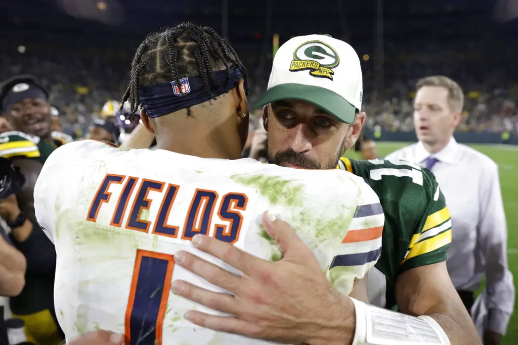 Fields & Bears Look to Keep Rodgers & Packers Winless: Play