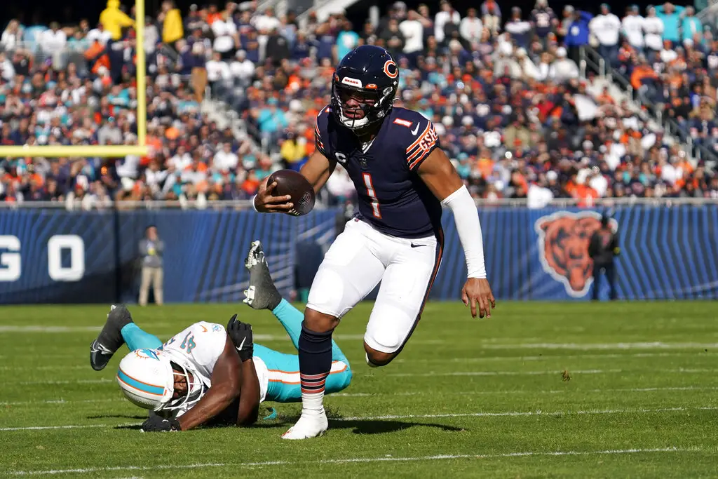 Dolphins vs. Bears Film Recap: A look at the Miami Dolphins 35-32 win over  the Chicago Bears - The Phinsider