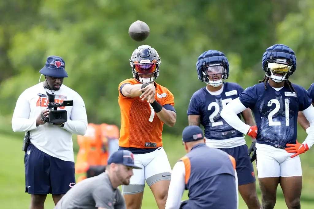 Chicago Bears quarterback Justin Fields looks to throw the football