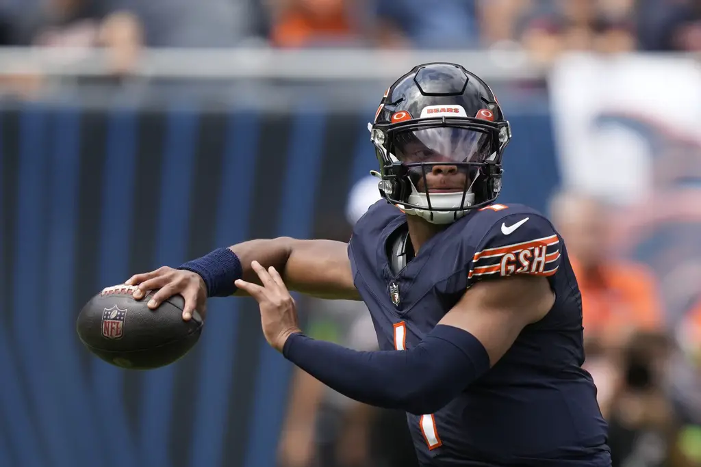 Highest-Rated Bears Player is Rookie OT Braxton Jones - Bears Insider